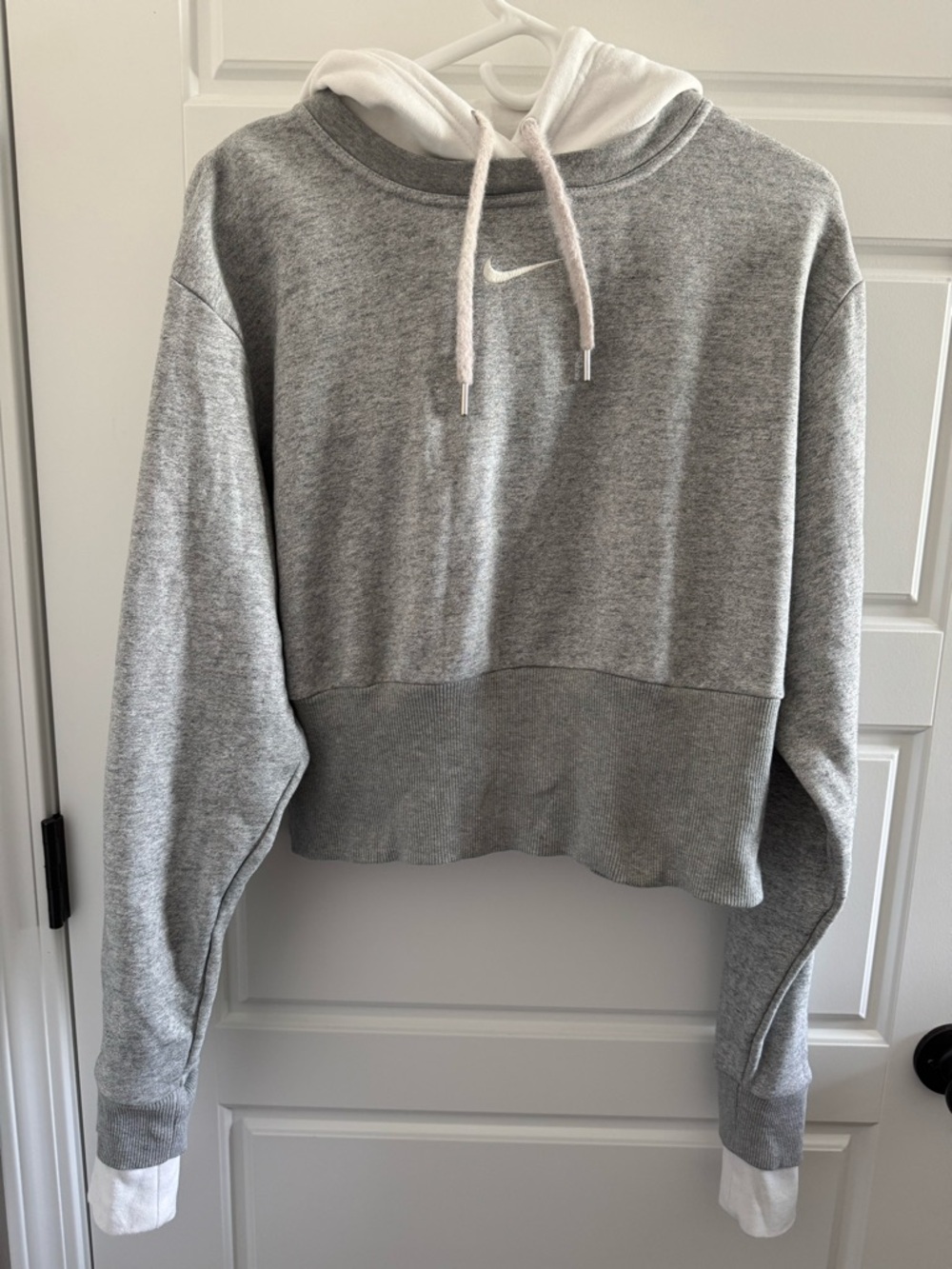 Nike Women’s Cropped Hoodie Colorblock Sweatshirt, Gray/White, Size L